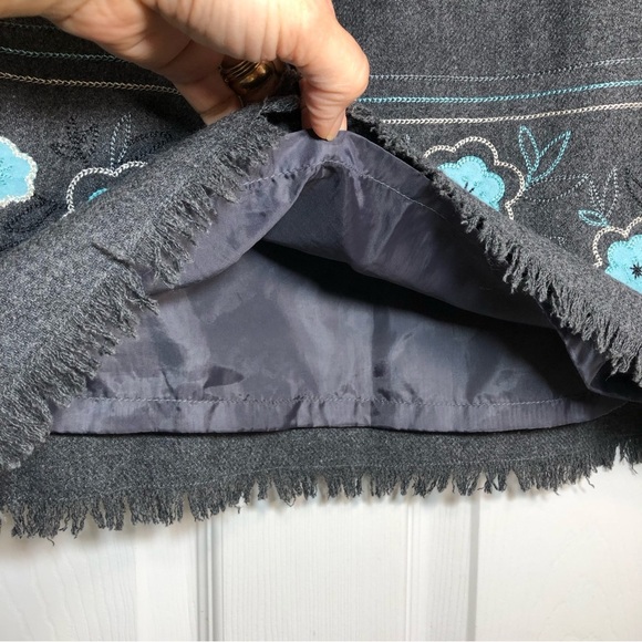 Dress barn Wool Blend Embroidered Flower Patch Fringe Zipper Grey Pencil Skirt 6 - Picture 6 of 12